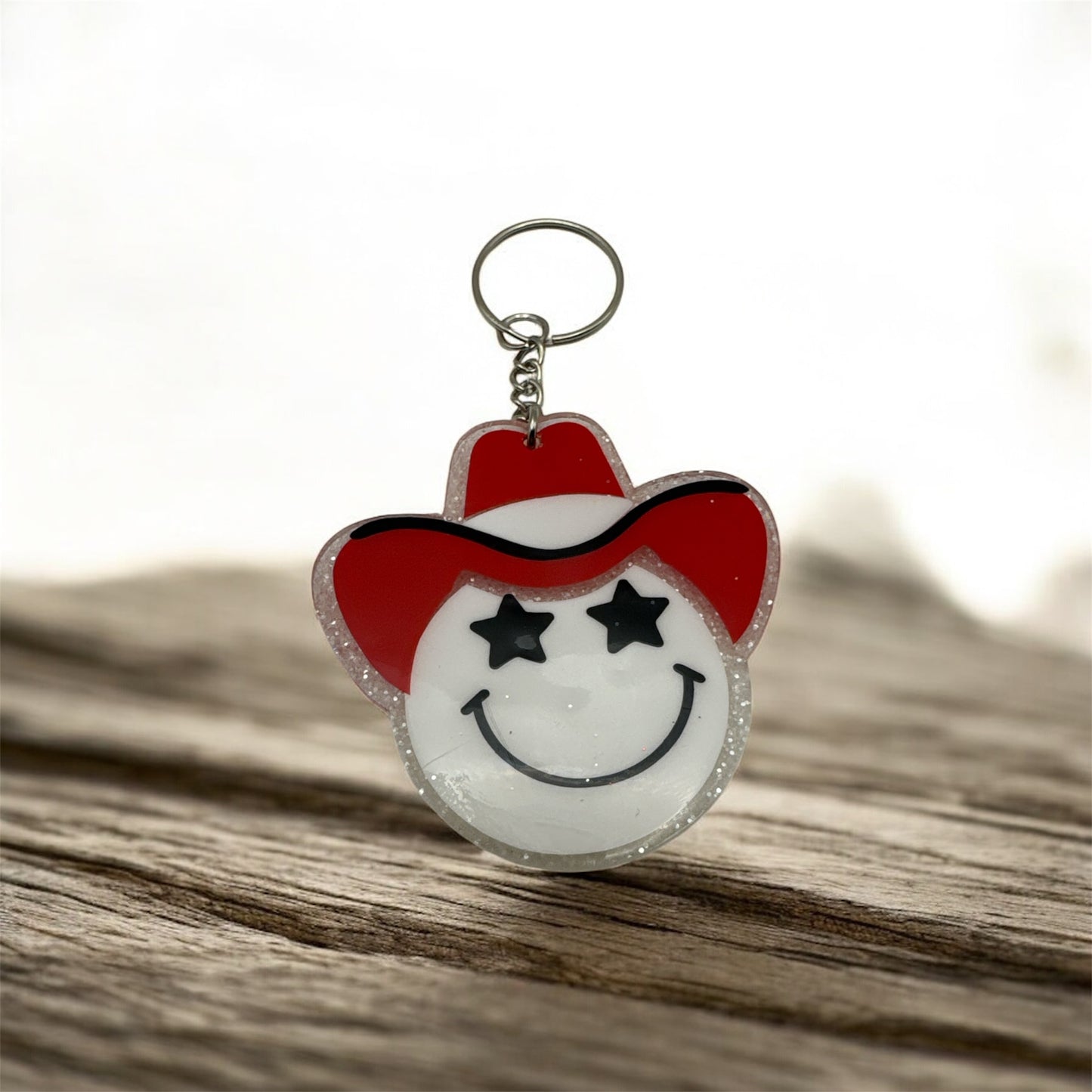 Smiley Face Charm 3-inch Keychain – Cowboy Hat Design, Trendy Accessory