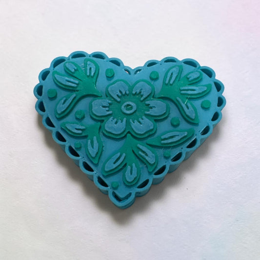 Blue heart with Green Ivy Straw Topper – Cute Silicone Drink Accessory for Tumblers